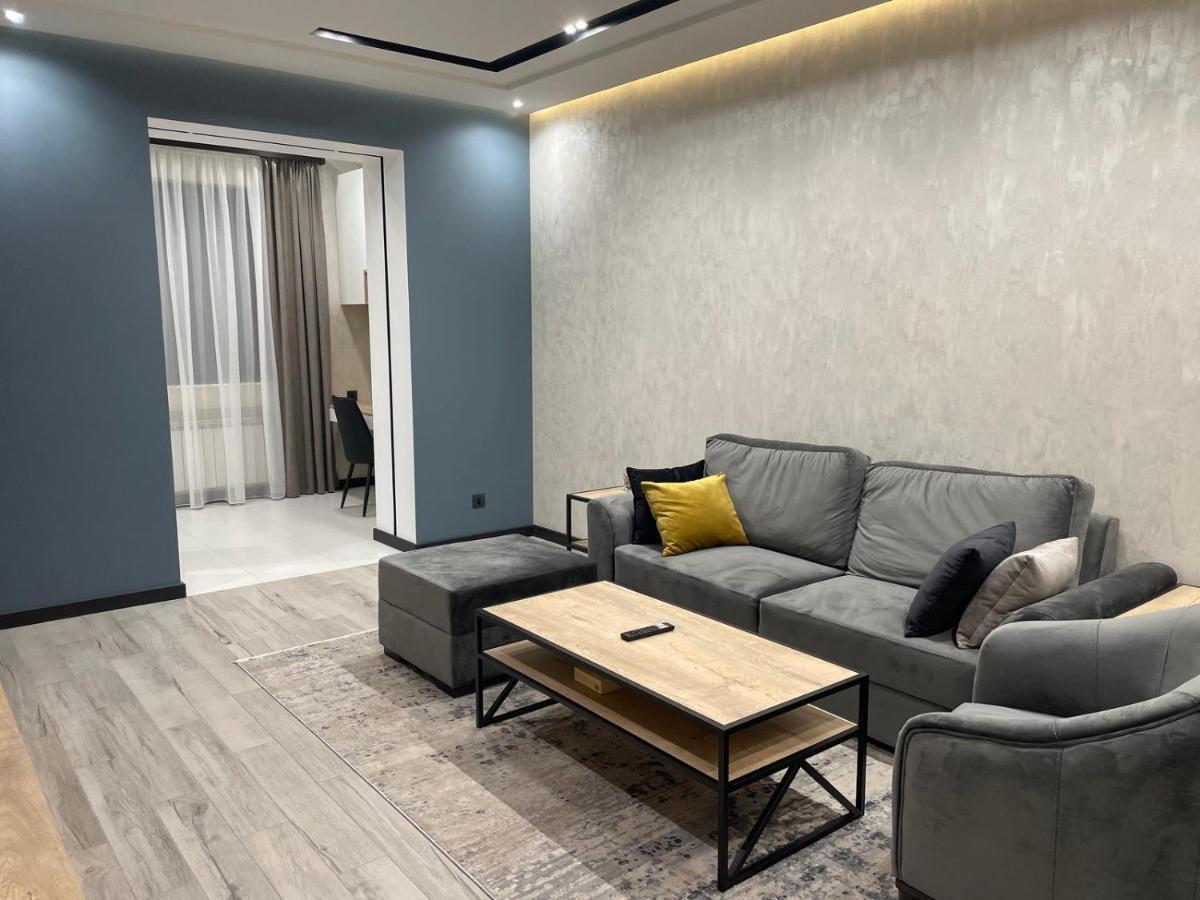 Luxury Modern Apartment In The Center Of Jerevan Buitenkant foto