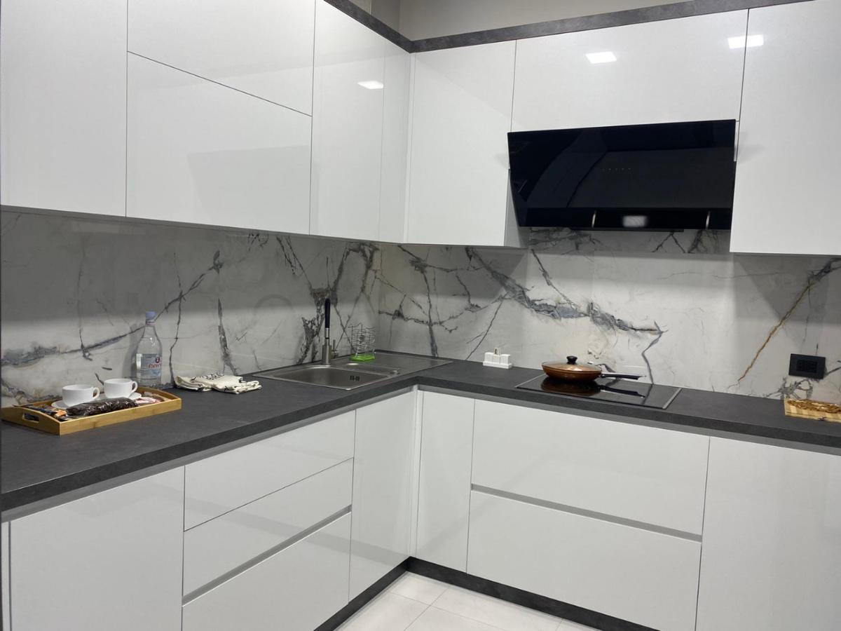 Luxury Modern Apartment In The Center Of Jerevan Buitenkant foto